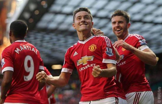 随着他逐步 随着他逐步