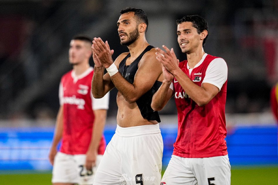 兼顾攻防两 兼顾攻防两